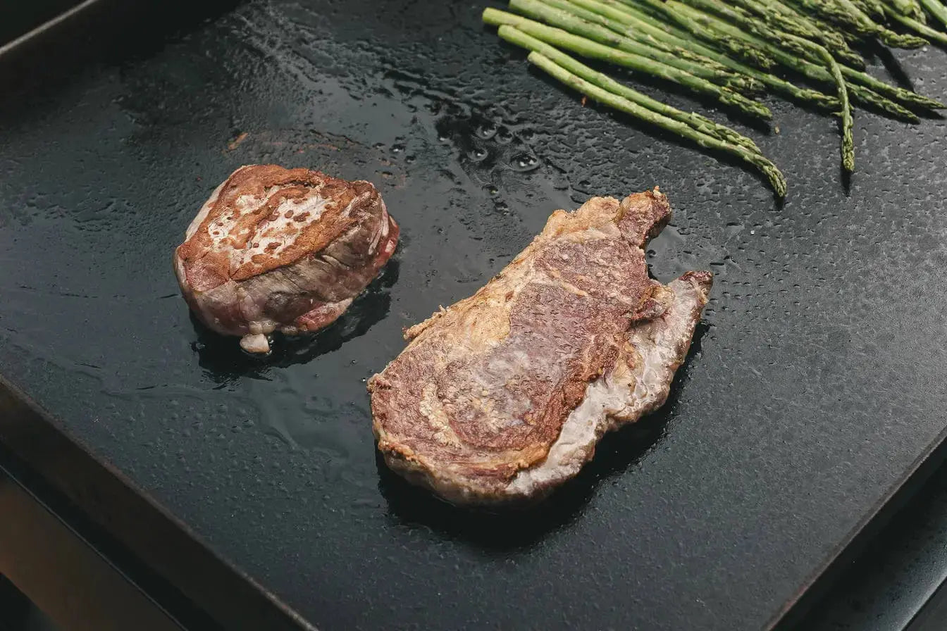 Steaks on agrill